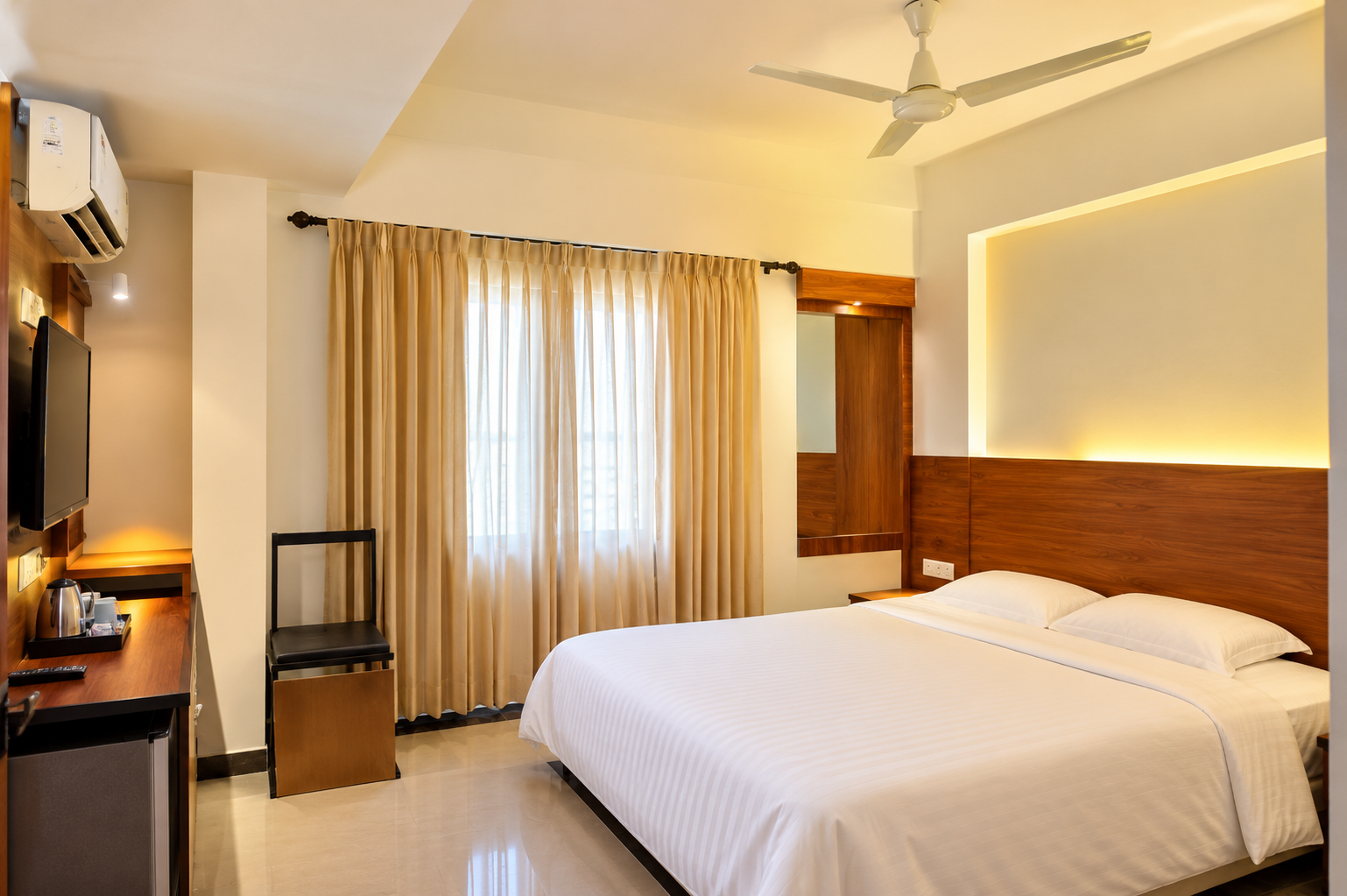 Double Room Delux A/C